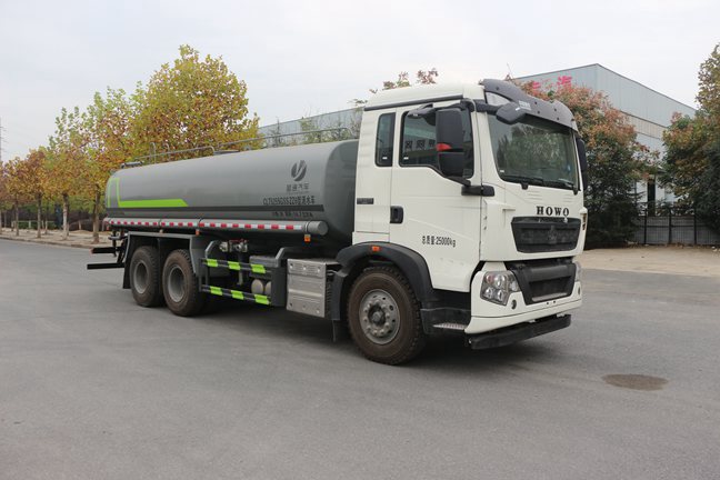 重汽豪沃20方洒水车