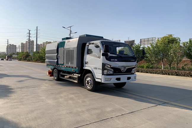 国六小多利卡吸尘车 后置吸盘