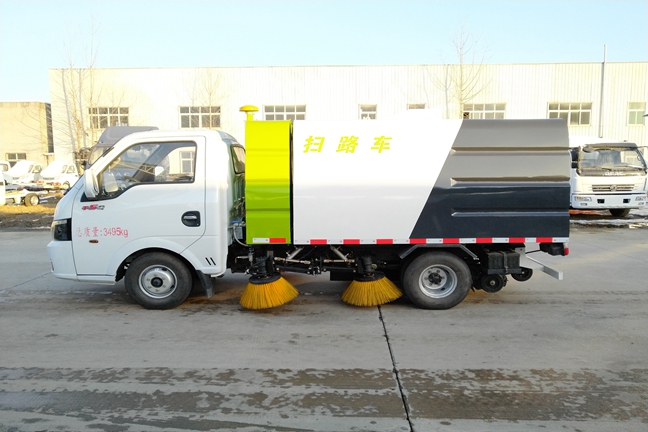 东风途逸扫路